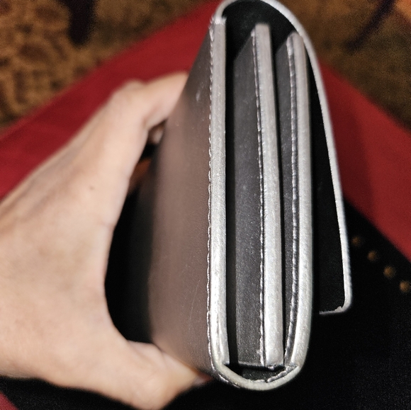 Kate Spade Wallet - Picture 5 of 9